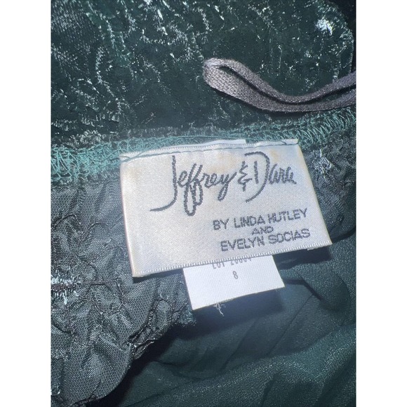 VINTAGE JEFFREY AND DARA EMERALD PUFF SLV GREEN VELVET SHORT SLEEVE DRESS 8 - Picture 10 of 11